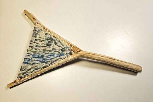 Grenklyka med varp och inslag