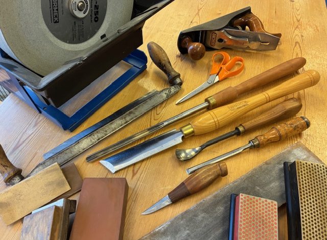 knivar, stämjärn och andra skärande verktyg