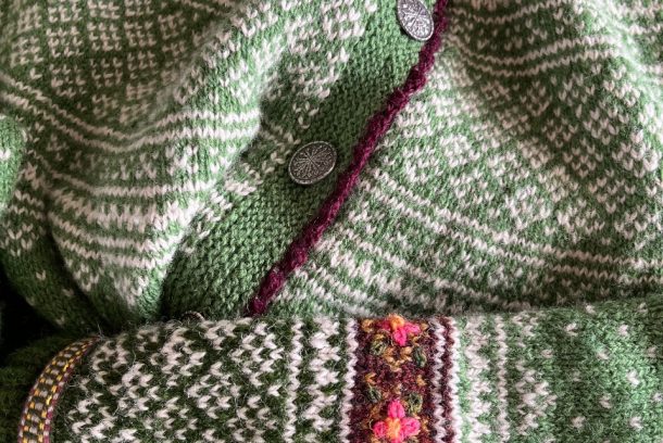 Bild på stickad kofta